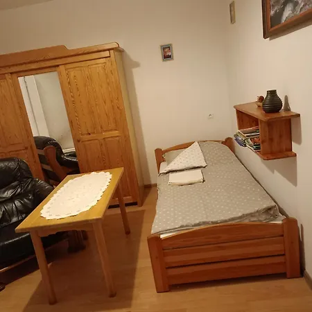 Holiday home Lesniczowka Wieckowo-noclegi