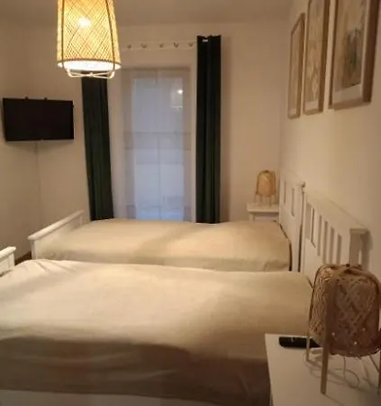 Lesniczowka Wieckowo-noclegi *