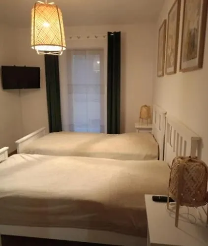 Lesniczowka Wieckowo-noclegi *